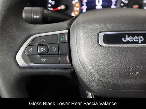 Used 2022 Jeep Compass Latitude FWD image 8