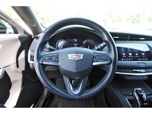 Used 2021 Cadillac XT4 Sport w/ Enhanced Visibility Package FWD image 13