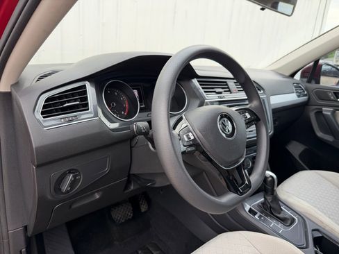 Used 2019 Volkswagen Tiguan S FWD image 15