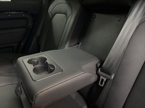 Used 2025 Land Rover Defender 110 S image 16