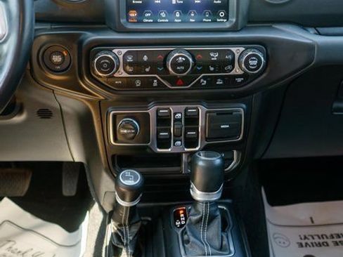 Used 2021 Jeep Gladiator Overland w/ Uconnect 4C Nav & Sound Group AWD/4WD image 15