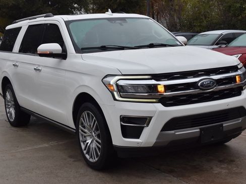 Used 2022 Ford Expedition Max Limited image 4