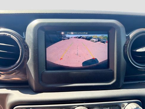 Used 2022 Jeep Wrangler Unlimited Sport AWD/4WD image 28