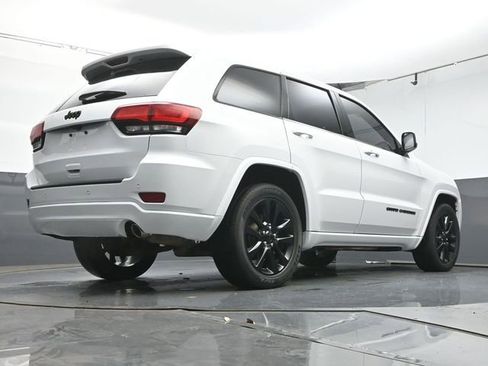 Used 2019 Jeep Grand Cherokee Altitude image 38