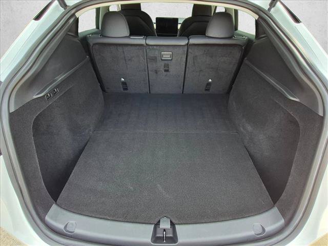 Used 2024 Tesla Model Y Long Range AWD/4WD image 6