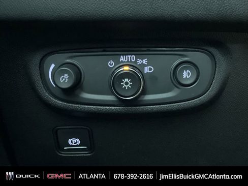 Used 2023 GMC Terrain SLT image 18