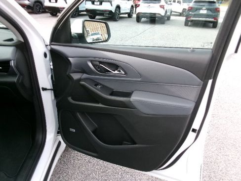 Used 2021 Chevrolet Traverse Premier image 12
