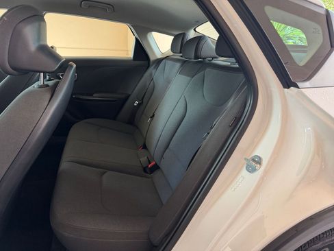 Used 2025 Kia K4 LXS image 22