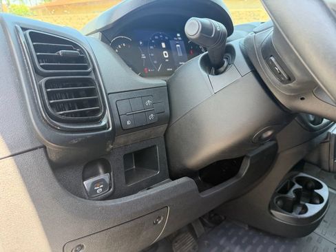 Used 2025 RAM ProMaster 2500 w/ U-Haul Equipment Group FWD image 23