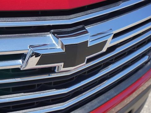Used 2023 Chevrolet Traverse LT FWD image 12