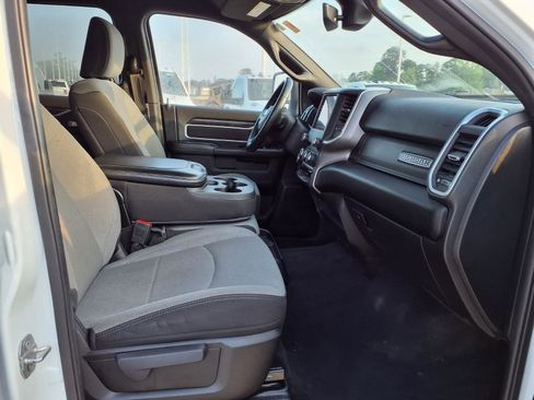 Used 2024 RAM 2500 Big Horn AWD/4WD image 19