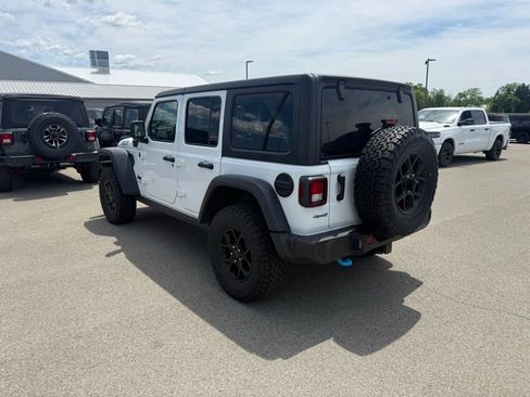 Used 2024 Jeep Wrangler Unlimited AWD/4WD image 8