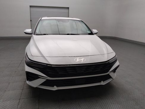 Used 2025 Hyundai Elantra Limited FWD image 14