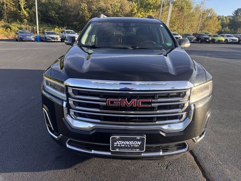 Used 2023 GMC Acadia SLT image 17
