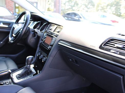 Used 2015 Volkswagen Golf SEL image 17