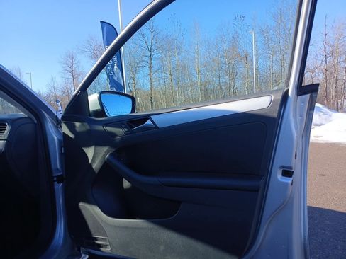 Used 2011 Volkswagen Jetta TDI image 39