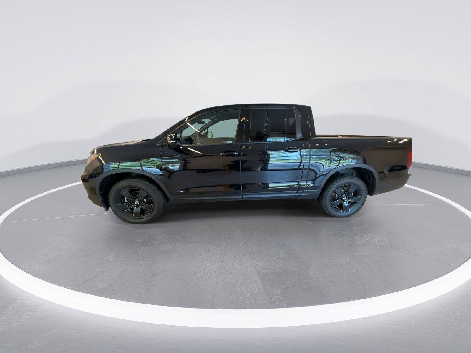 Used 2025 Honda Ridgeline Black Edition image 5