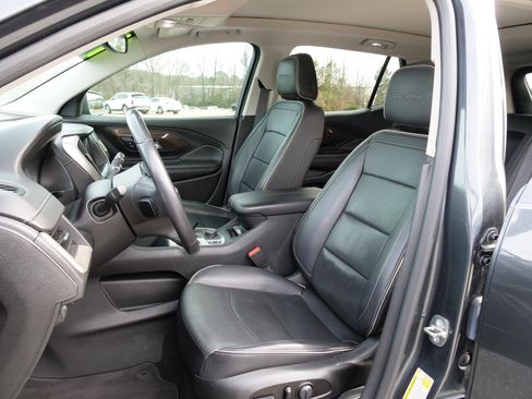 Used 2019 GMC Terrain Denali w/ Advanced Safety Package image 16