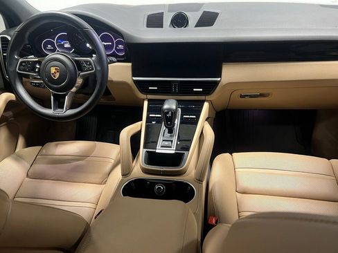 Used 2023 Porsche Cayenne image 29