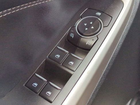 Used 2022 Ford Explorer XLT w/ Equipment Group 202A image 24