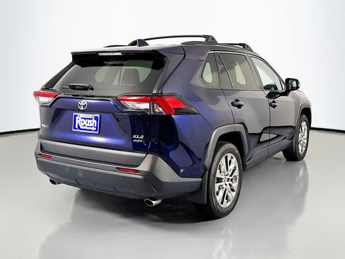Used 2021 Toyota RAV4 XLE Premium AWD/4WD image 5