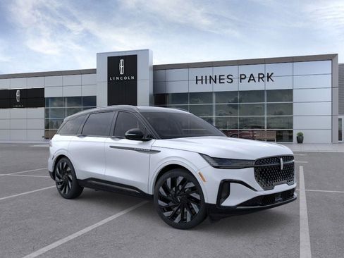 New 2026 Lincoln Nautilus Reserve w/ Jet Appearance Package image 7