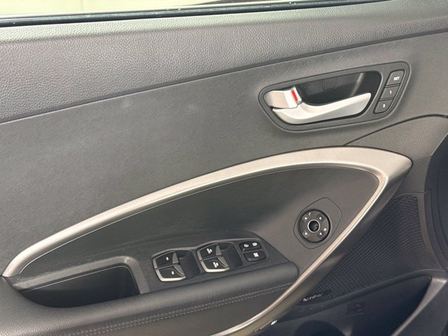 Used 2016 Hyundai Santa Fe Limited w/ Option Group 04 FWD image 14