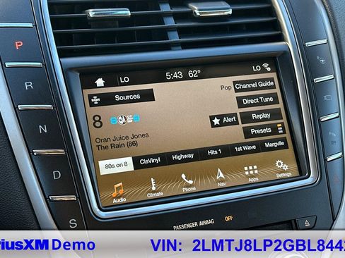 Used 2016 Lincoln MKX Reserve w/ Technology Package image 28