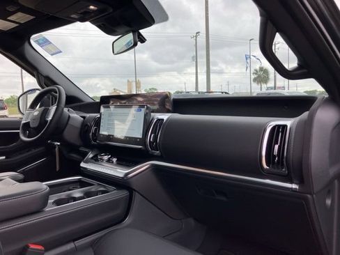 New 2026 Ford Expedition Platinum AWD/4WD image 12
