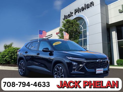 Used 2024 Chevrolet Trax RS image 1