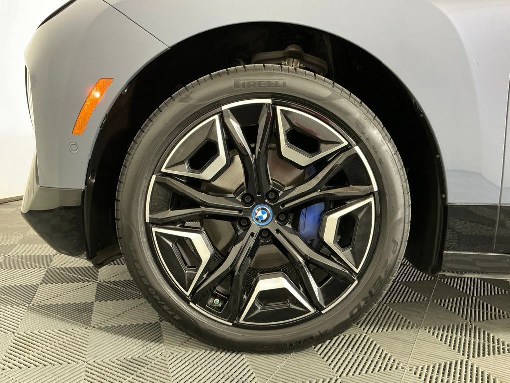 Certified 2024 BMW iX xDrive50 w/ Premium Package AWD/4WD image 34