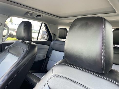 Used 2022 Ford Explorer XLT w/ Equipment Group 202A image 22