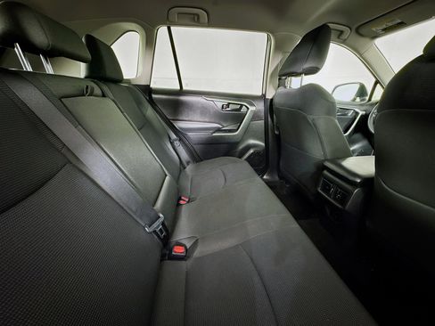 Used 2022 Toyota RAV4 LE AWD/4WD image 25