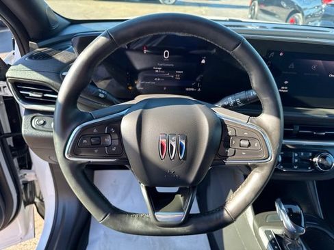 Used 2024 Buick Envista Preferred w/ Convenience I Package FWD image 12