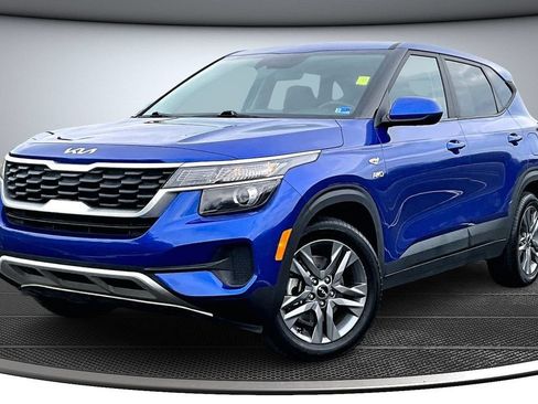 Used 2023 Kia Seltos LX AWD/4WD image 3
