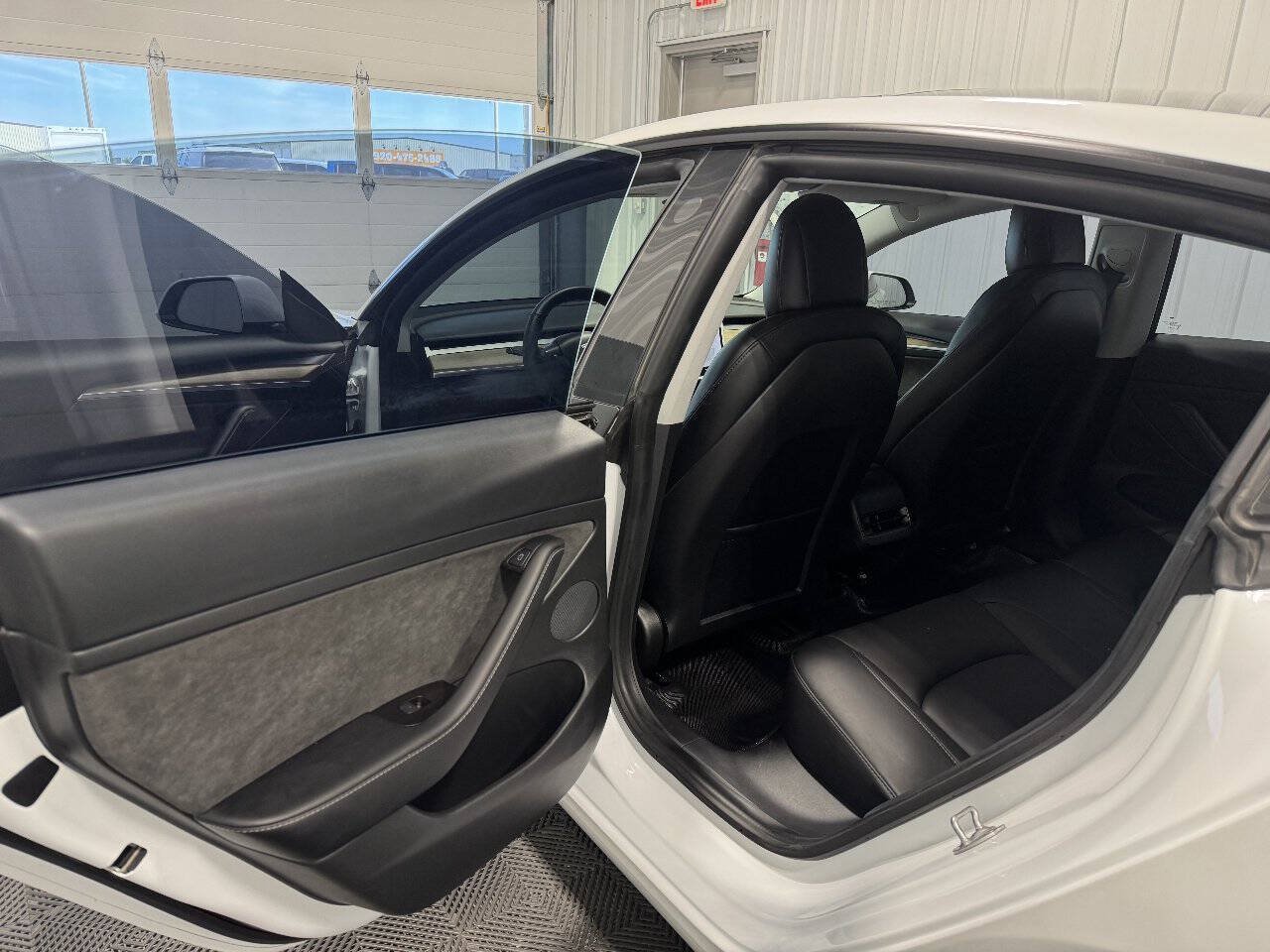 Used 2021 Tesla Model 3 Standard Range RWD image 9