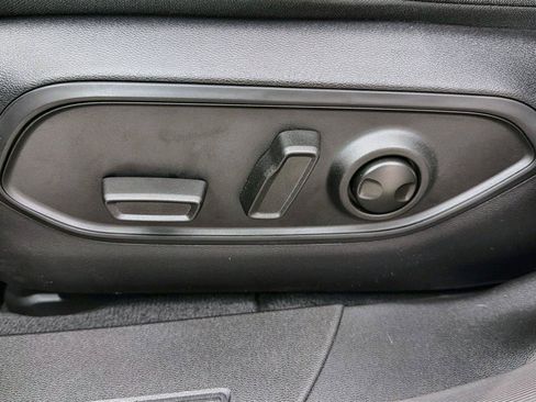 Used 2026 Jeep Cherokee Laredo AWD/4WD image 40