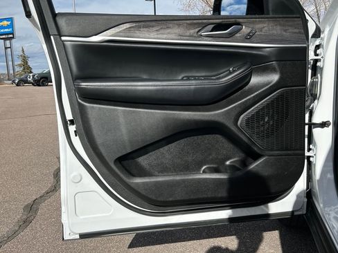 Used 2024 Jeep Grand Cherokee Limited w/ Trailer Tow Package image 30