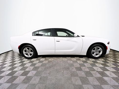 Used 2022 Dodge Charger SXT RWD image 3