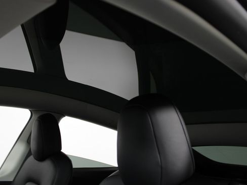 Used 2022 Tesla Model Y Performance image 26