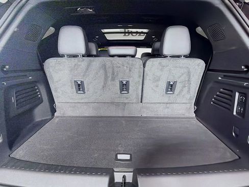 Used 2024 Chevrolet Traverse RS FWD image 33