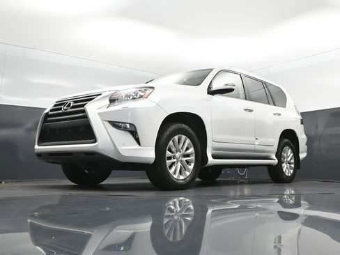 Used 2015 Lexus GX 460 w/ Premium Package AWD/4WD image 38