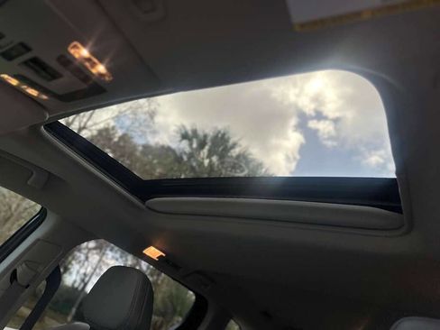 Used 2024 Toyota Sienna XLE image 13