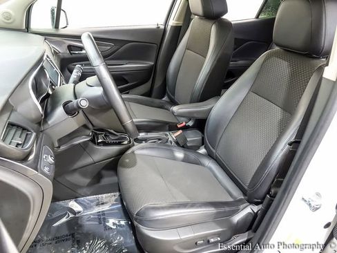 Used 2020 Buick Encore Preferred image 8