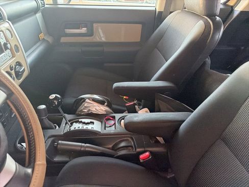 Used 2014 Toyota FJ Cruiser 4WD w/ Upgrade Package image 11