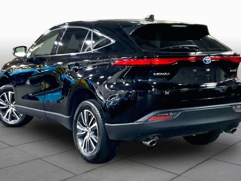 Used 2021 Toyota Venza LE w/ Carpet Mat Package (TMS) AWD/4WD image 12