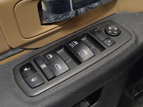 Used 2021 RAM 1500 Classic SLT AWD/4WD image 27