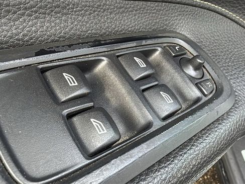 Used 2011 Volvo C70 T5 image 8