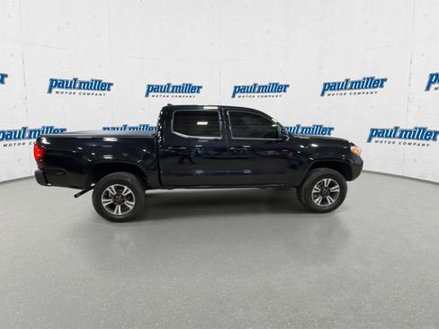 Used 2020 Toyota Tacoma SR image 12