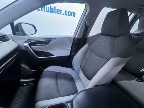 Used 2021 Toyota RAV4 XLE image 34